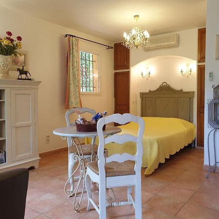 Residence A Merula Calvi  Buitenkant foto