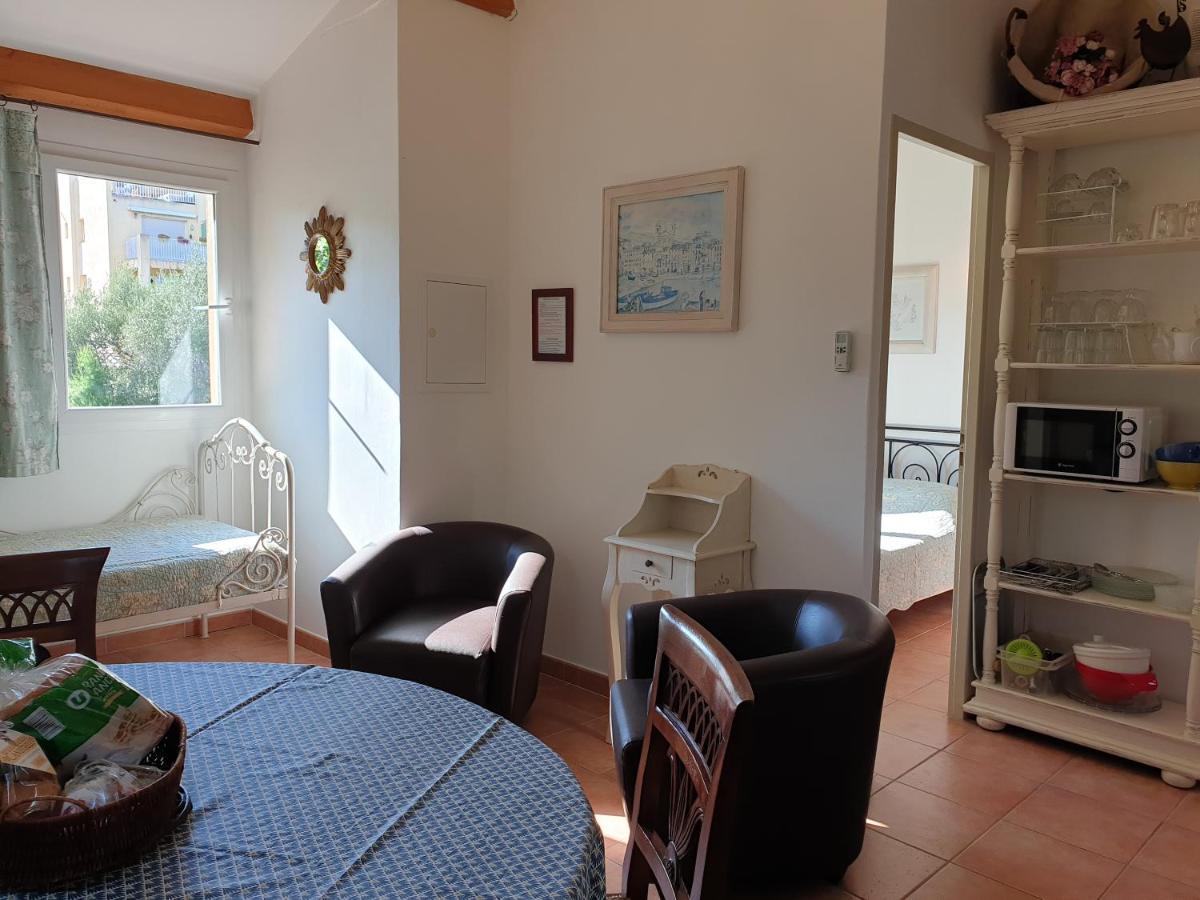 Residence A Merula Calvi  Buitenkant foto